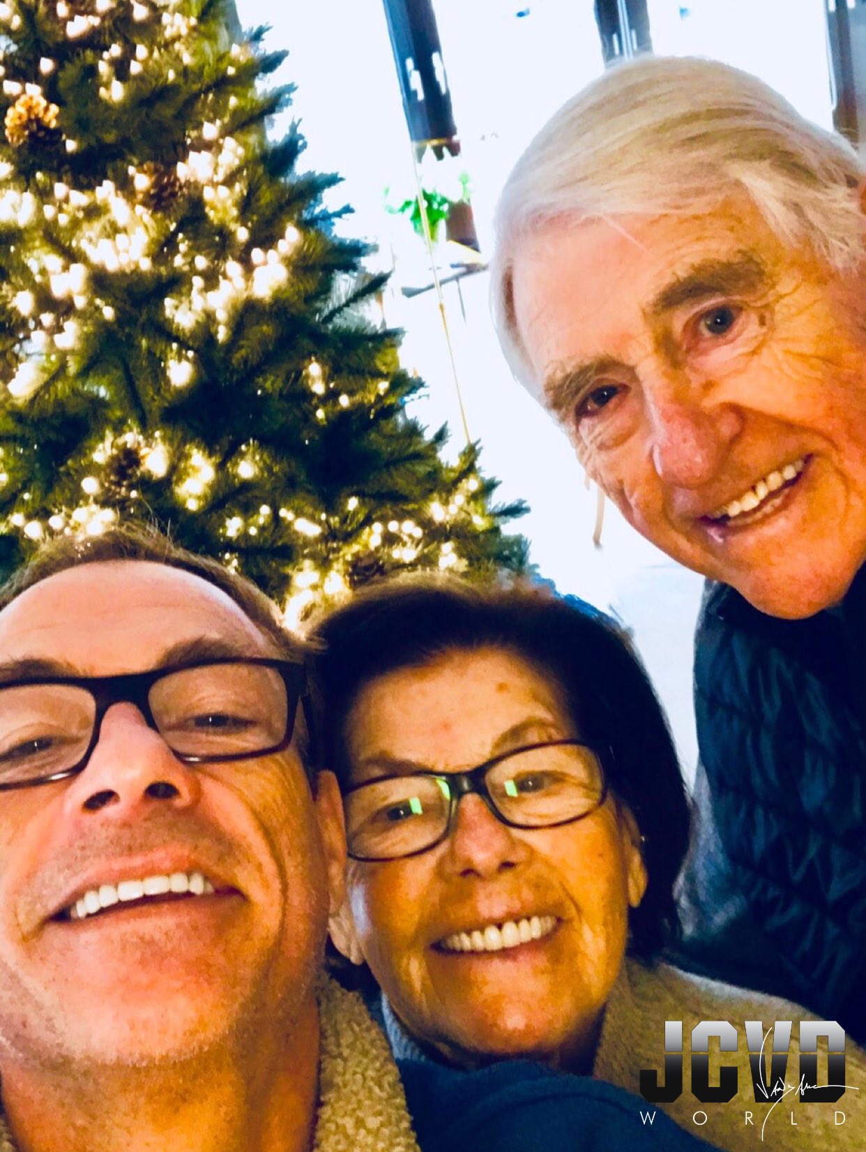 Jean-Claude Van Damme on X: "Christmas is about spending time with family  and loved ones. It's about creating beautiful memories that will last a  lifetime. Merry Christmas to all of you from