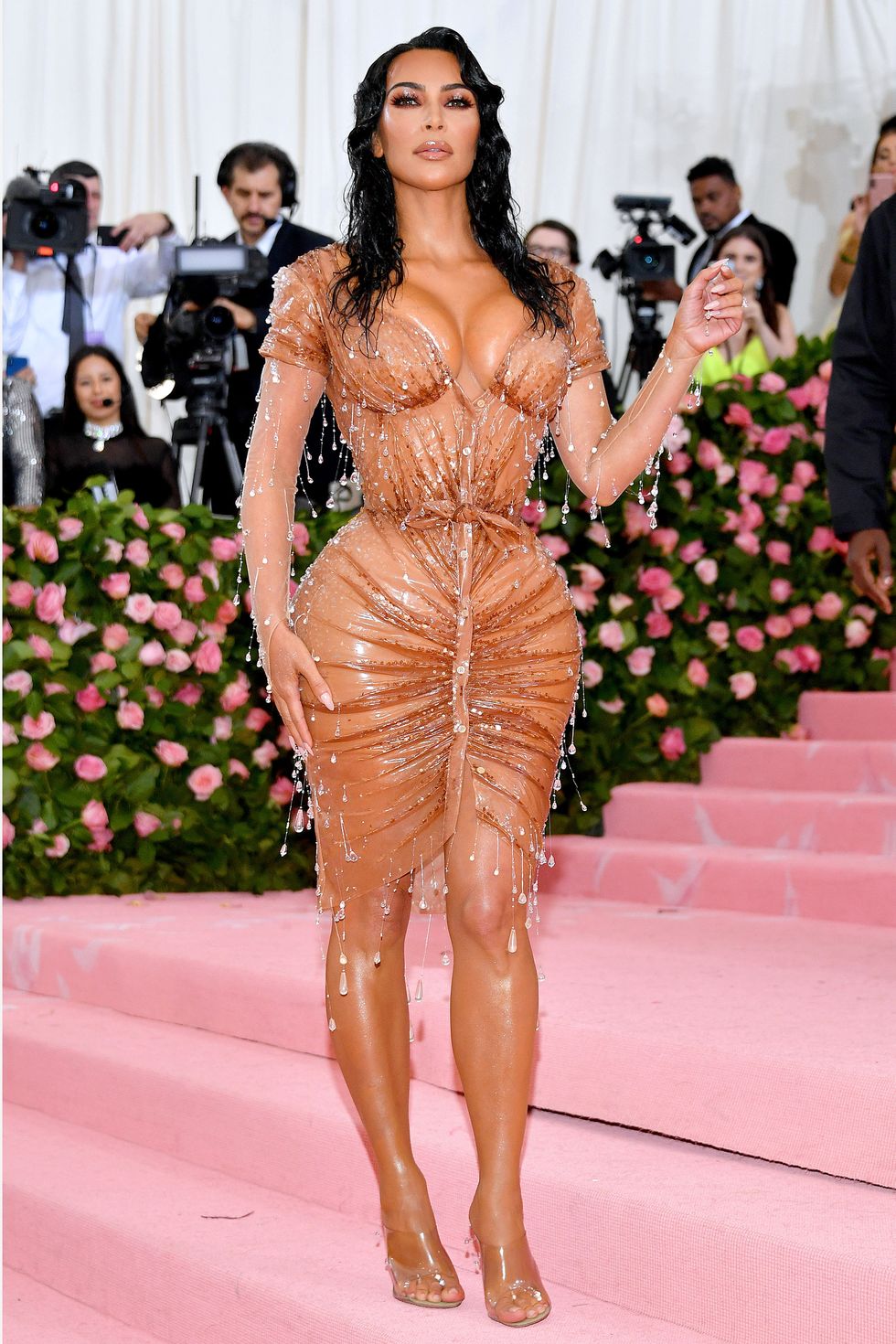 Kim Kardashian West's Mugler dress took eight months to make – Kim  Kardashian at the 2019 Met Gala