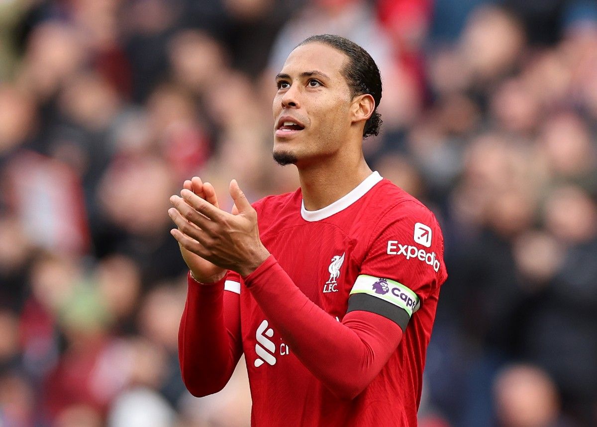 Virgil van Dijk visibly intimidates Man United player after he clashes with  Liverpool teammate | CaughtOffside