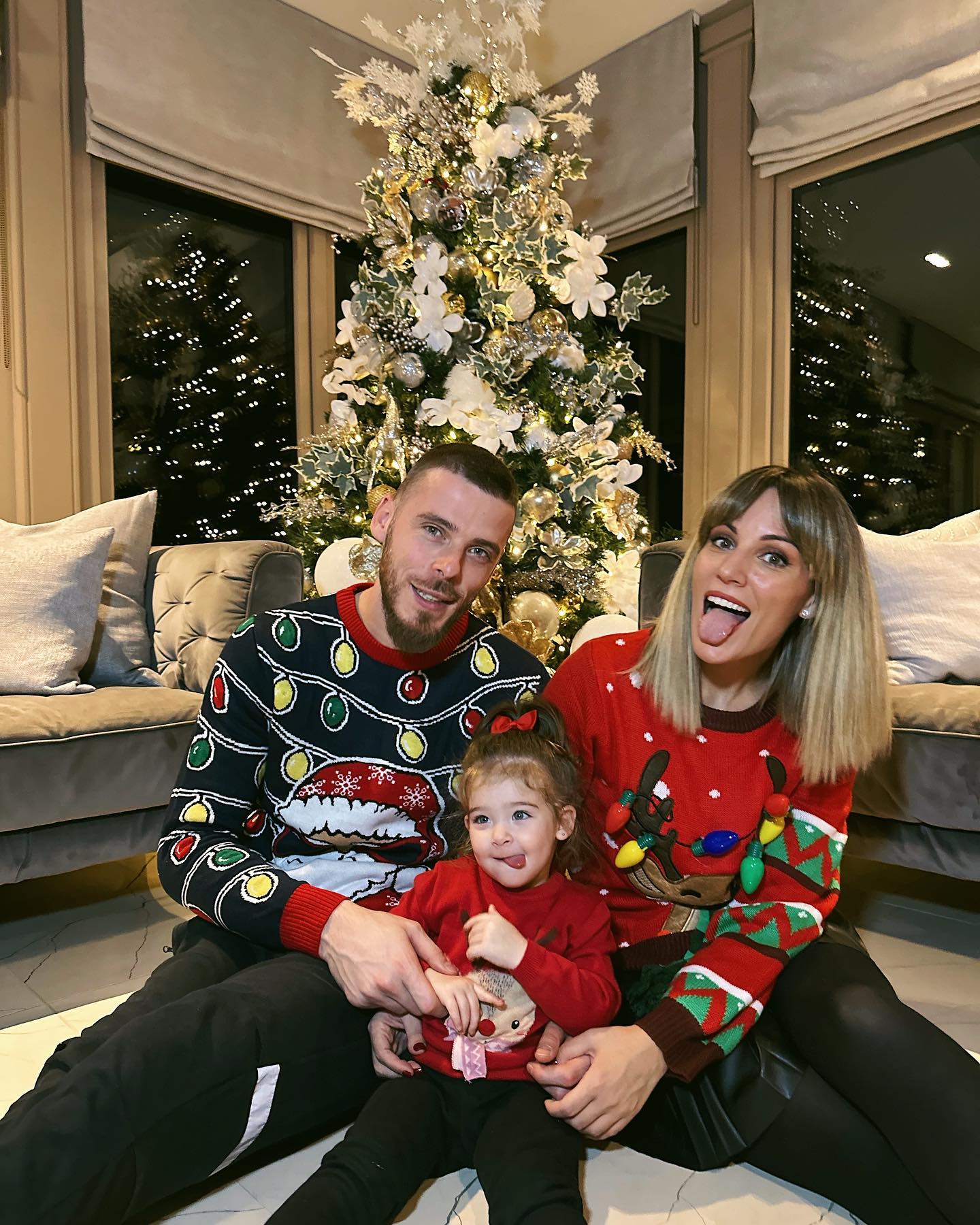 David de Gea and his wife donned Christmas jumpers with their daughter Yanay