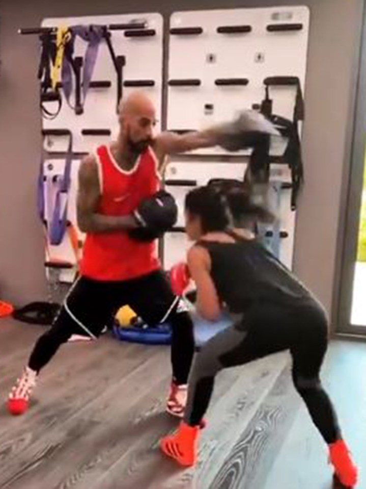 Watch as Lionel Messi's wife Antonela Roccuzzo shows off boxing skills  after month of training and says 'I love it' | The US Sun