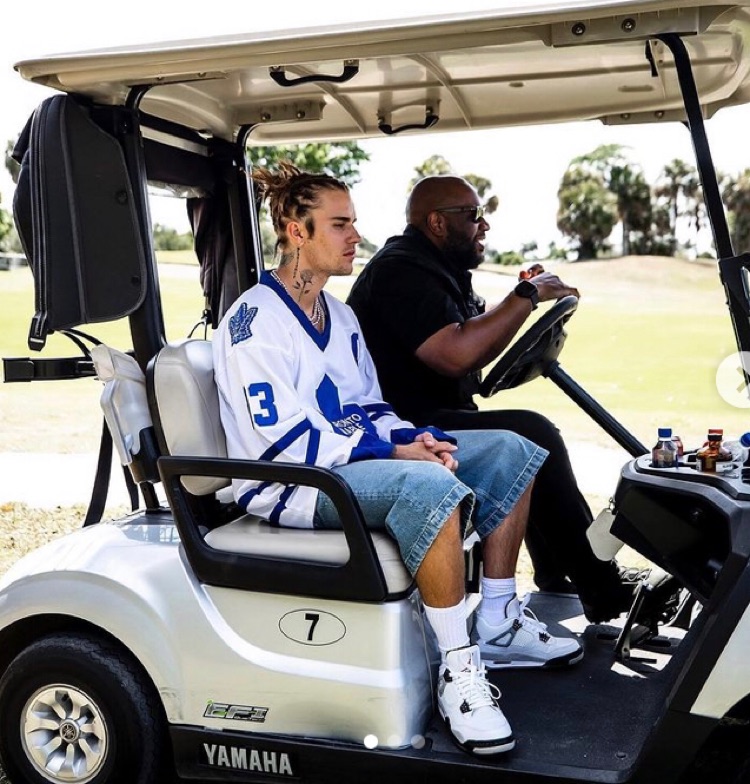 Justin Bieber enjoys game of hockey with DJ Khaled and rapper 21 Savage;  See pics | Boombuzz