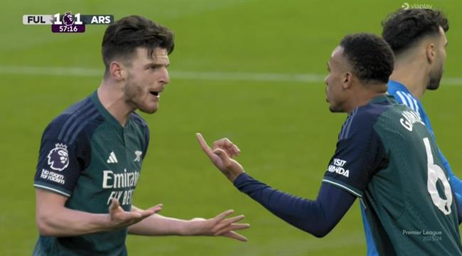 Declan Rice và Gabriel cãi nhau ngay trước bàn thua của Arsenal 1