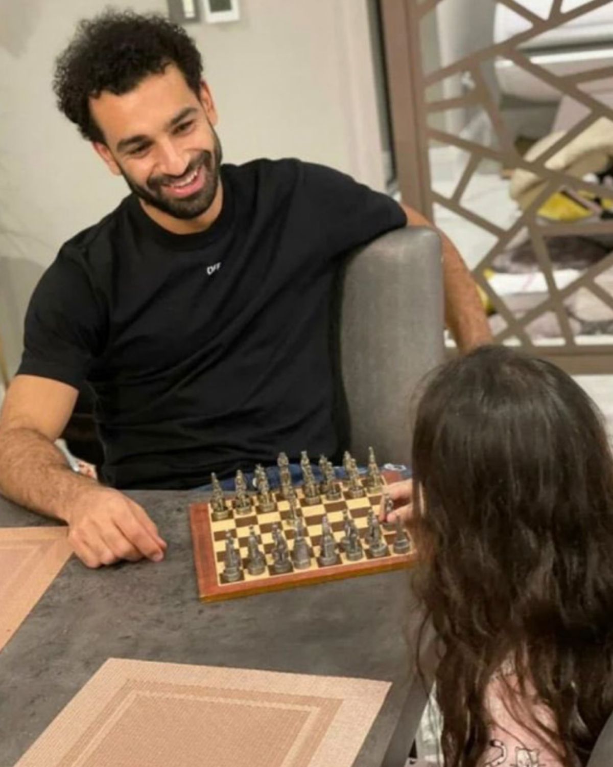 GiveMeSport on X: "Mohamed Salah: “I play chess, I am addicted to chess.  Every day, literally every day. ♟️ “I'm good, I'm not Magnus [Carlsen], but  I'm good. I'm 1400 [ELO Rating].