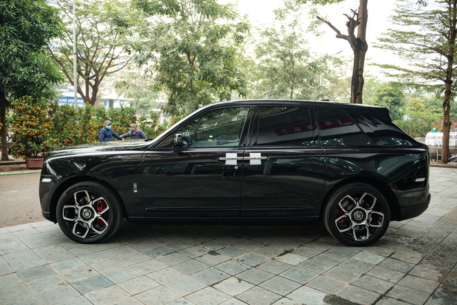 bao mike tyson and dj khaled were surprised when a wealthy fan gave them a rolls royce cullinan while they were on tour in saudi arabia 654765c33ce3e Mike Tyson And Dj Khaled Were Surprised When A Wealthy Fan Gave Them A Rolls-royce Cullinan While They Were On Tour In Saudi Arabia.