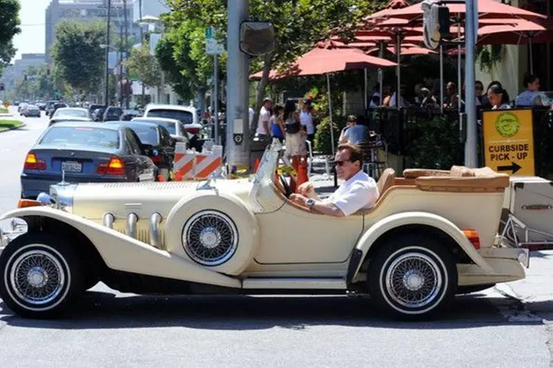 The other classic is a vintage - the Excalibur which isn't a very common sight in a celebrity's hands and is a rare choice for most people. It boasts a strong vintage appeal with the spare wheel on the side and everything. (Photo: Pinterest)