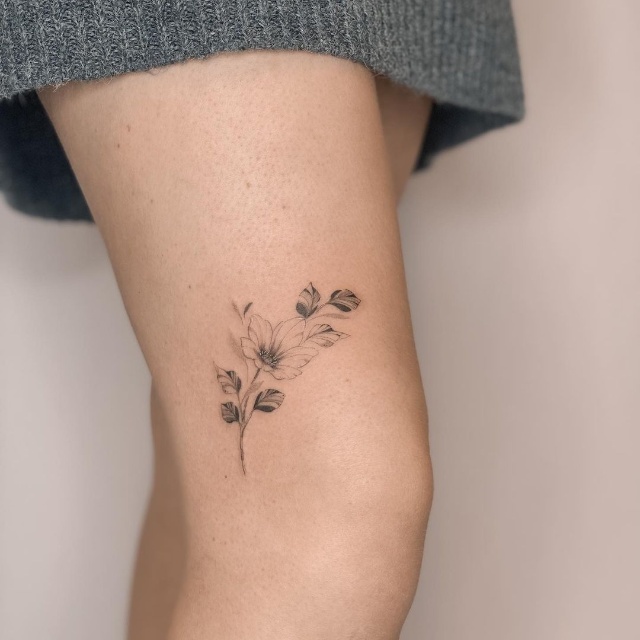 thigh tattoo for women