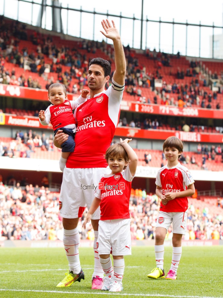 Football Wags — family2foot: Mikel Arteta with his sons,...