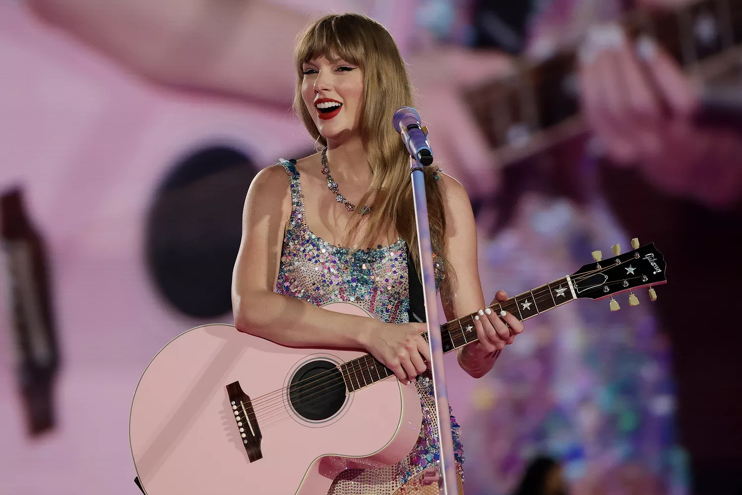 TOUT Taylor Swift performs during "Taylor Swift | The Eras Tour" at the National Stadium on March 02, 2024 in Singapore. 