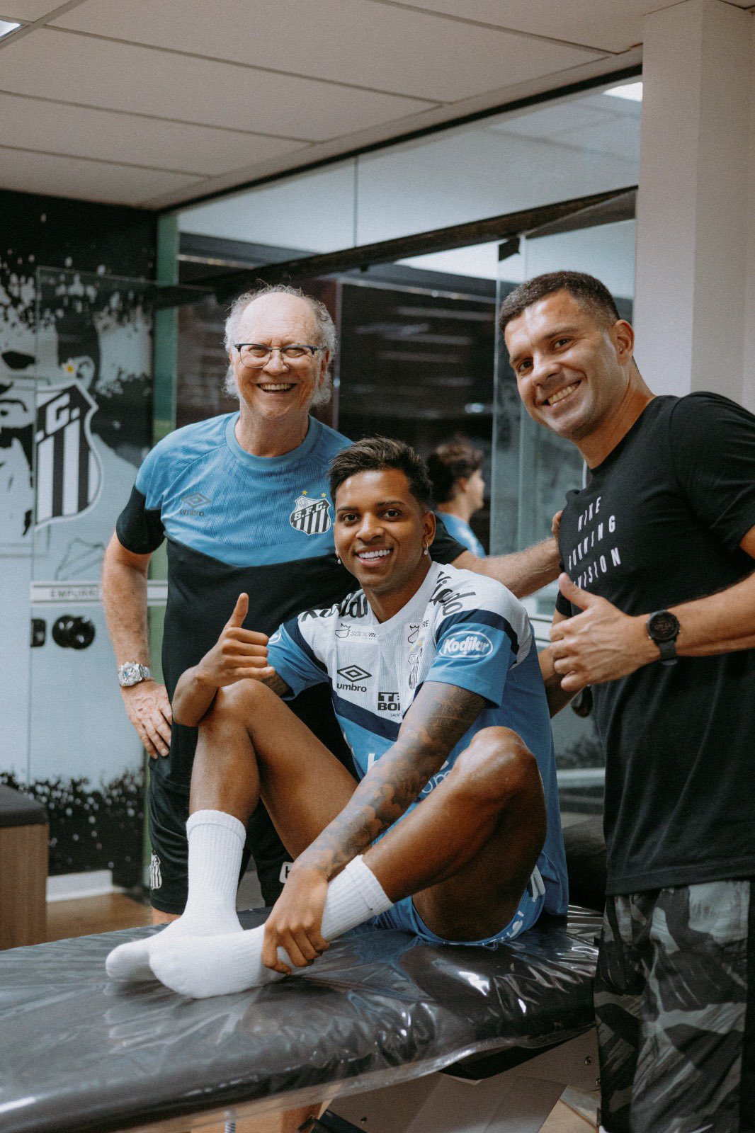 Rodrygo Goes on X: "Obrigado @SantosFC! 🤍️ https://t.co/YNoIluiFWf"  / X