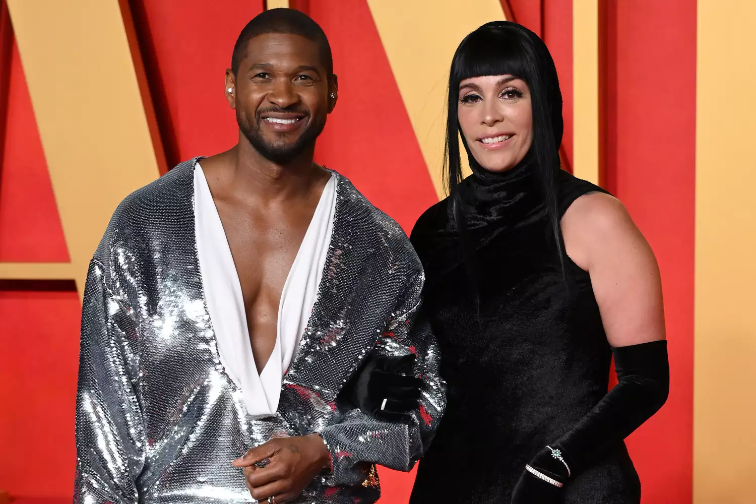 Usher and Jennifer Goicoechea attend the 2024 Vanity Fair Oscar Party hosted by Radhika Jones at Wallis Annenberg Center for the Performing Arts on March 10, 2024