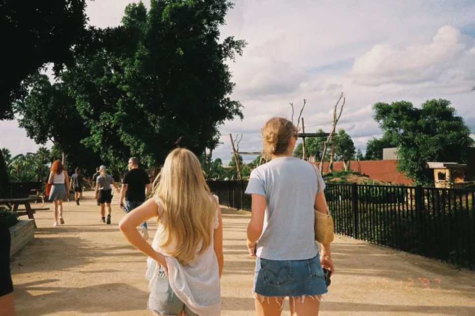 

<p>Sabrina Carpenter/Instagram</p>
<p> Sabrina Carpenter and Taylor Swift visit the Sydney Zoo during an Eras Tour stop in Australia” align=”center” style=”max-width: 100%; margin-bottom: 30px; margin-left: auto; margin-right: auto; display: block;”></p>
<p>“Also a huge thank you to the incredible crew for being so hardworking and talented,” she went on to say. “And the most thank you’s I’ve ever thank you’d to Taylor.”</p>
<p>She ended her post with a touching note to Swift herself.</p>
<p>“I feel so lucky to have witnessed the magic that is you and this tour,” she wrote to the 14-time Grammy winner. “There is absolutely no one like you, and there never will be! I adore you with all my heart, and I will cherish this Taybrina period (and all eras) until the end of time .”<img decoding=