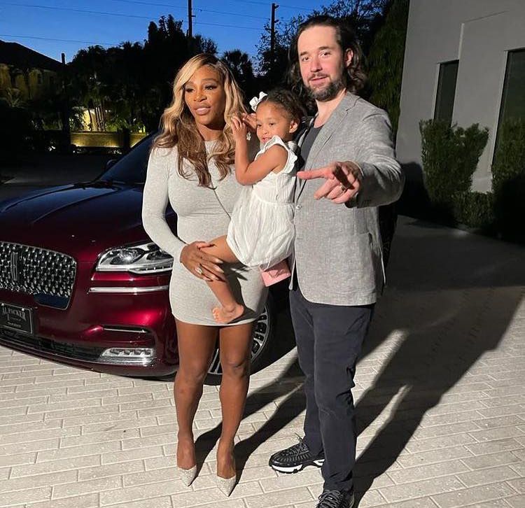 Serena Williams And Alexis Ohanion Effortlessly Coordinate In Adorable New  Family Photo