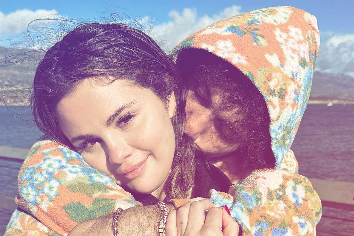 Selena Gomez Snuggles Up with Boyfriend Benny Blanco: Photo