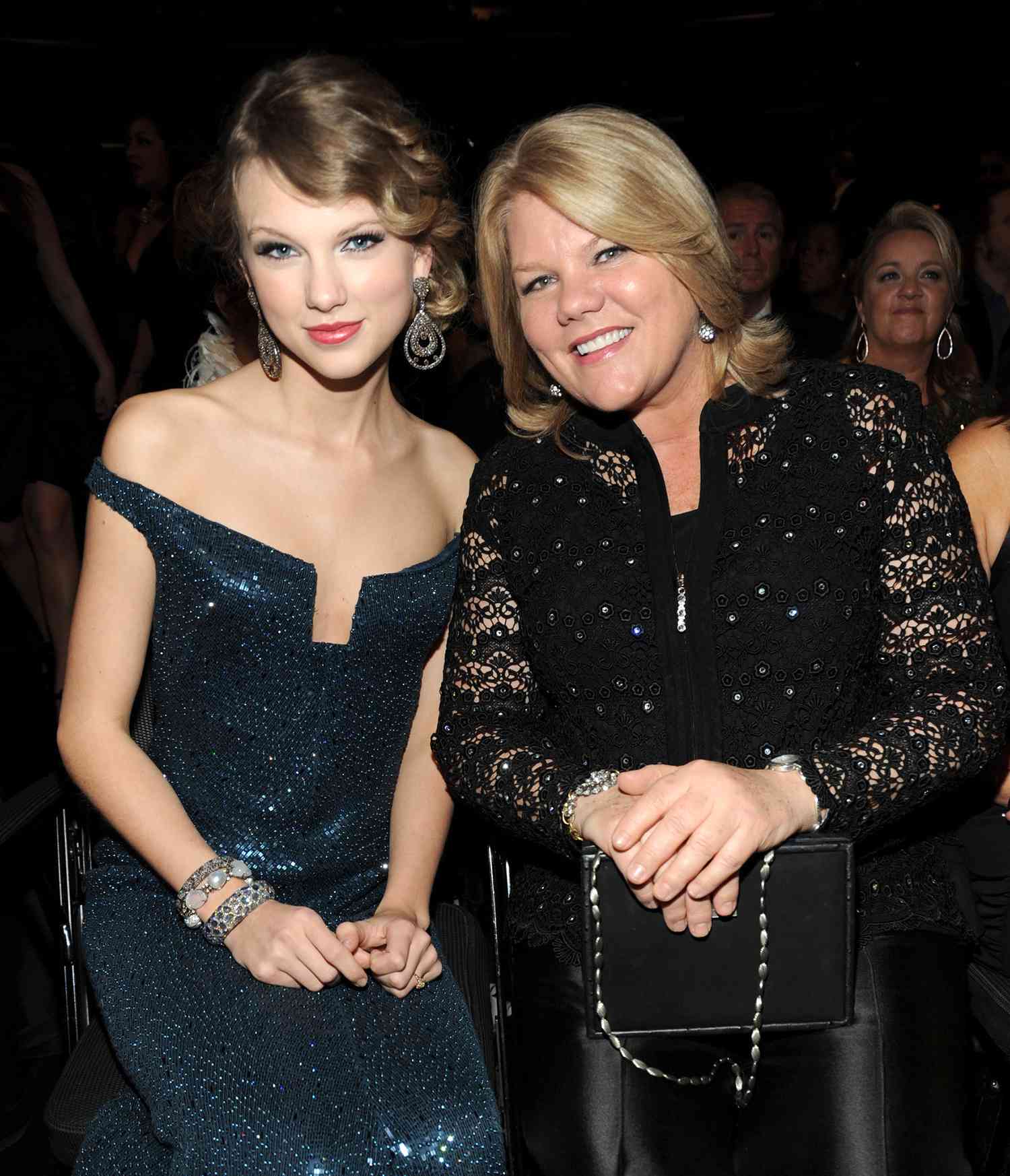 Taylor Swift Reveals Her Mom Is Facing Cancer Again