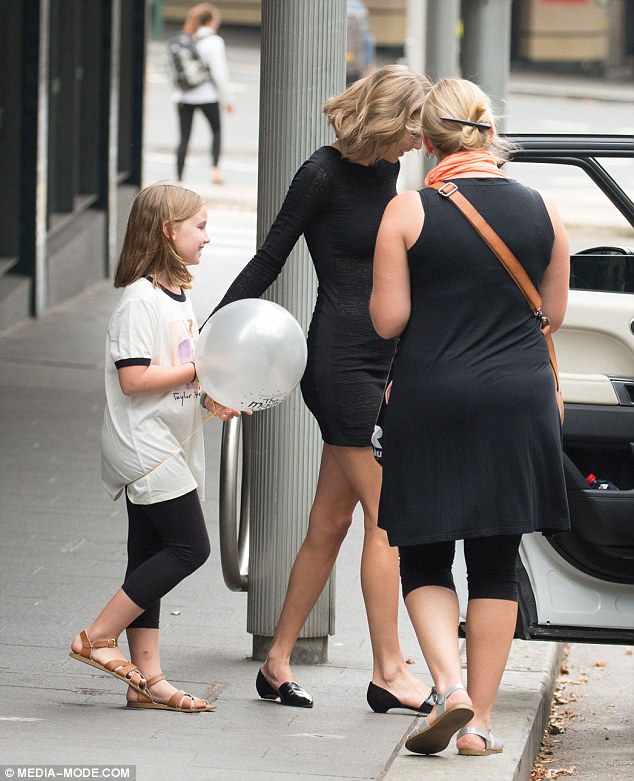 Next stop, Queensland! Taylor made her way back into the car to be driven to her private jet for the next stint of her tour 