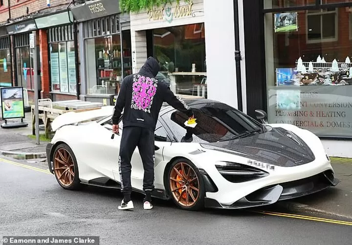 Rashford is hit with a £60 parking ticket for leaving car on double yellow lines| All Football