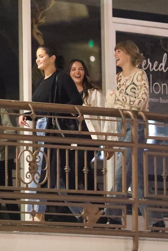 TAYLOR SWIFT, SELENA GOMEZ and ZOE KRAVITZ Out for Dinner at Sushi Park in West Hollywood 10/19/2023