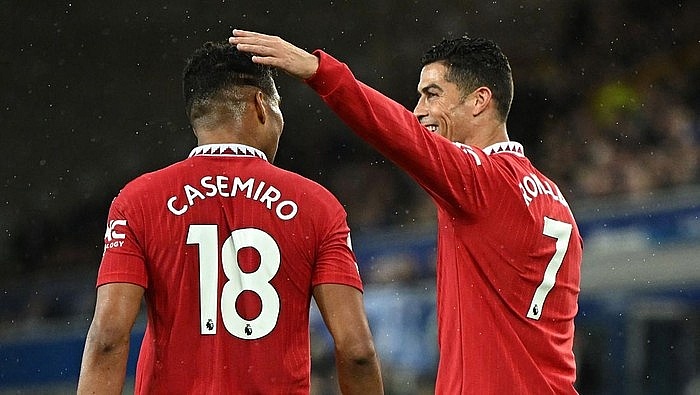 Ronaldo "rủ" Casemiro tới Trung Đông