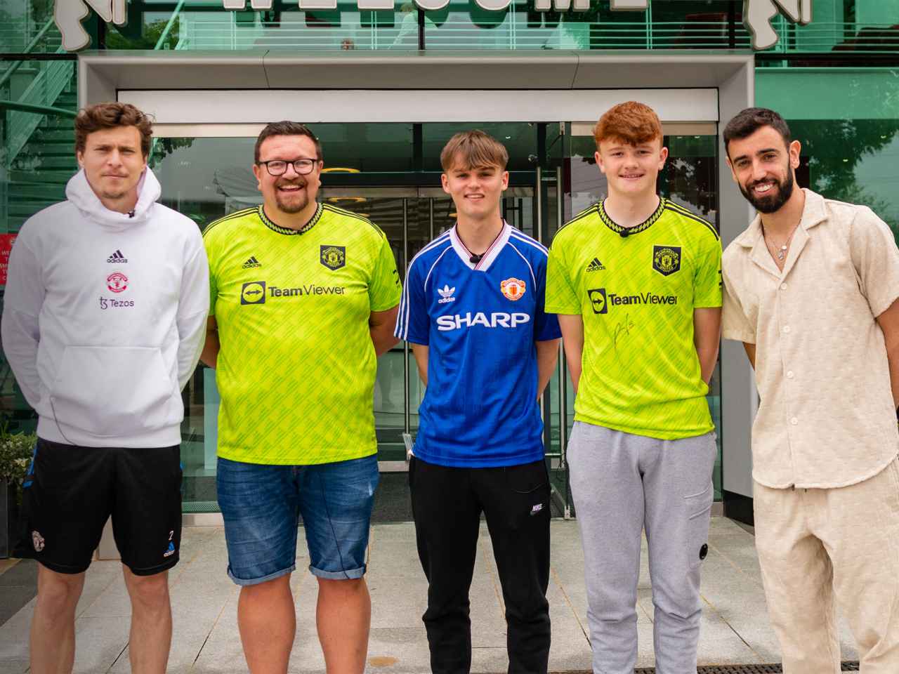 Bruno Fernandes and Victor Lindelof give fans a tour of Carrington for  UNICEF | Manchester United