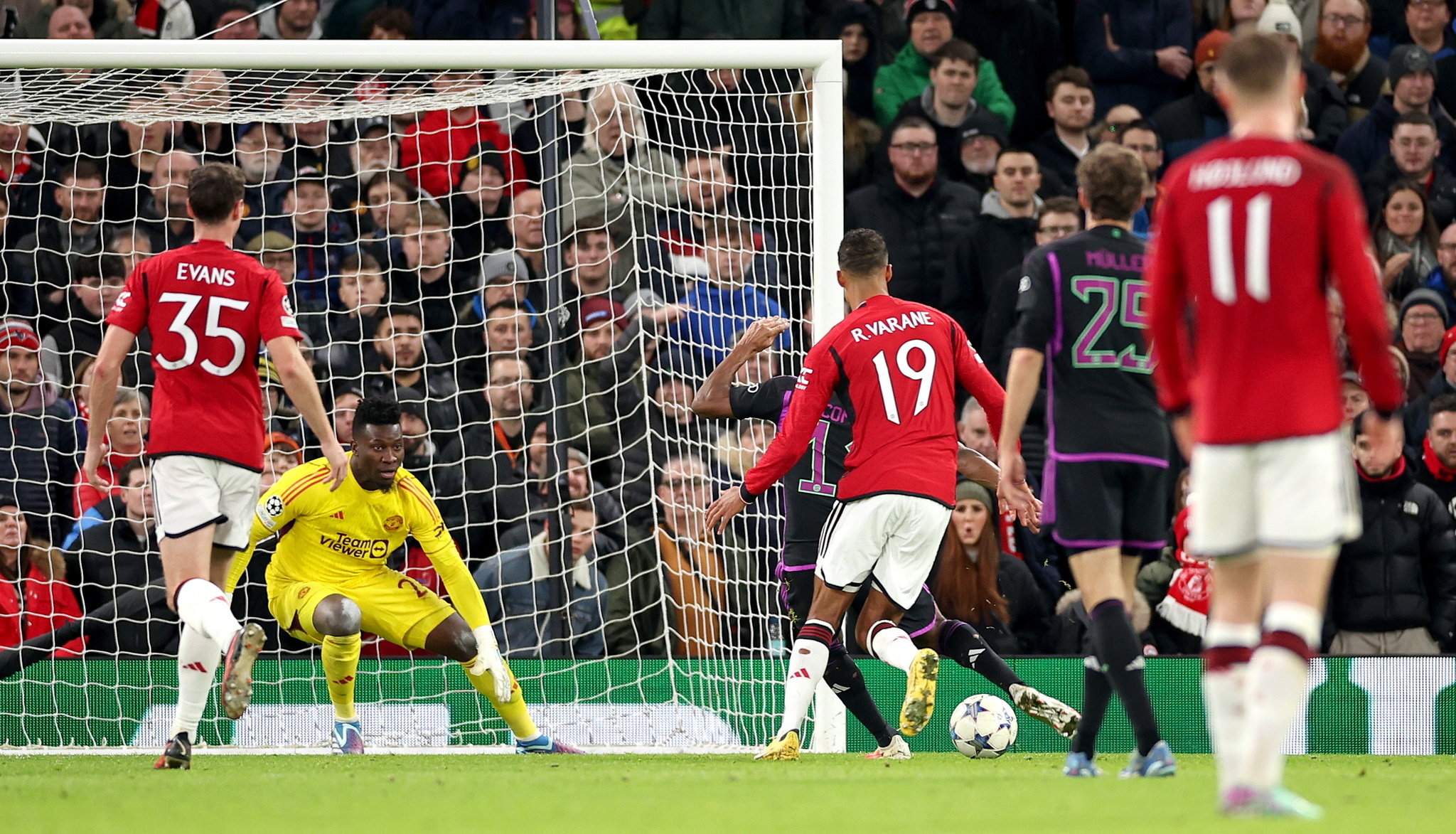 M. United - Bayern Múnich: Manchester United drop out of the Champions League after home defeat to Bayern Munich - Champions League