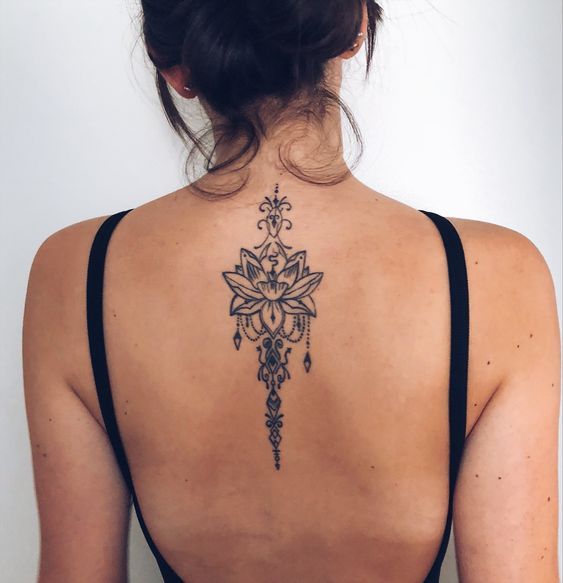 31 Beautiful Spine Tattoo Ideas for Women | Inspirationfeed | Girl neck  tattoos, Spine tattoos for women, Neck tattoos women