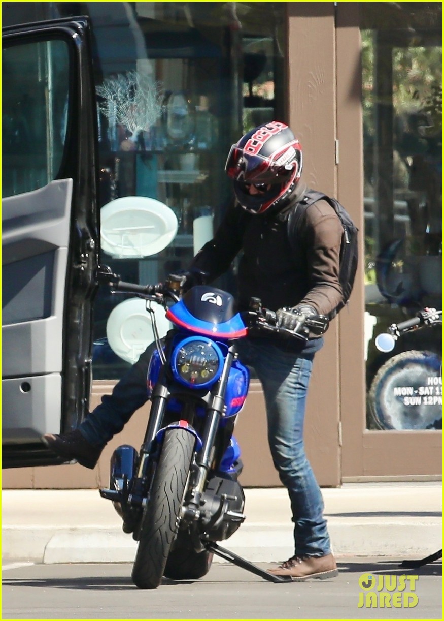 keanu reeves epic motorcycle story malibu 014531362