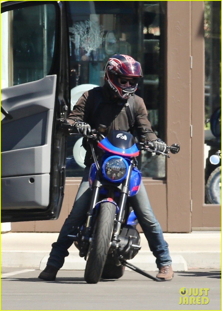 keanu reeves epic motorcycle story malibu 014531362