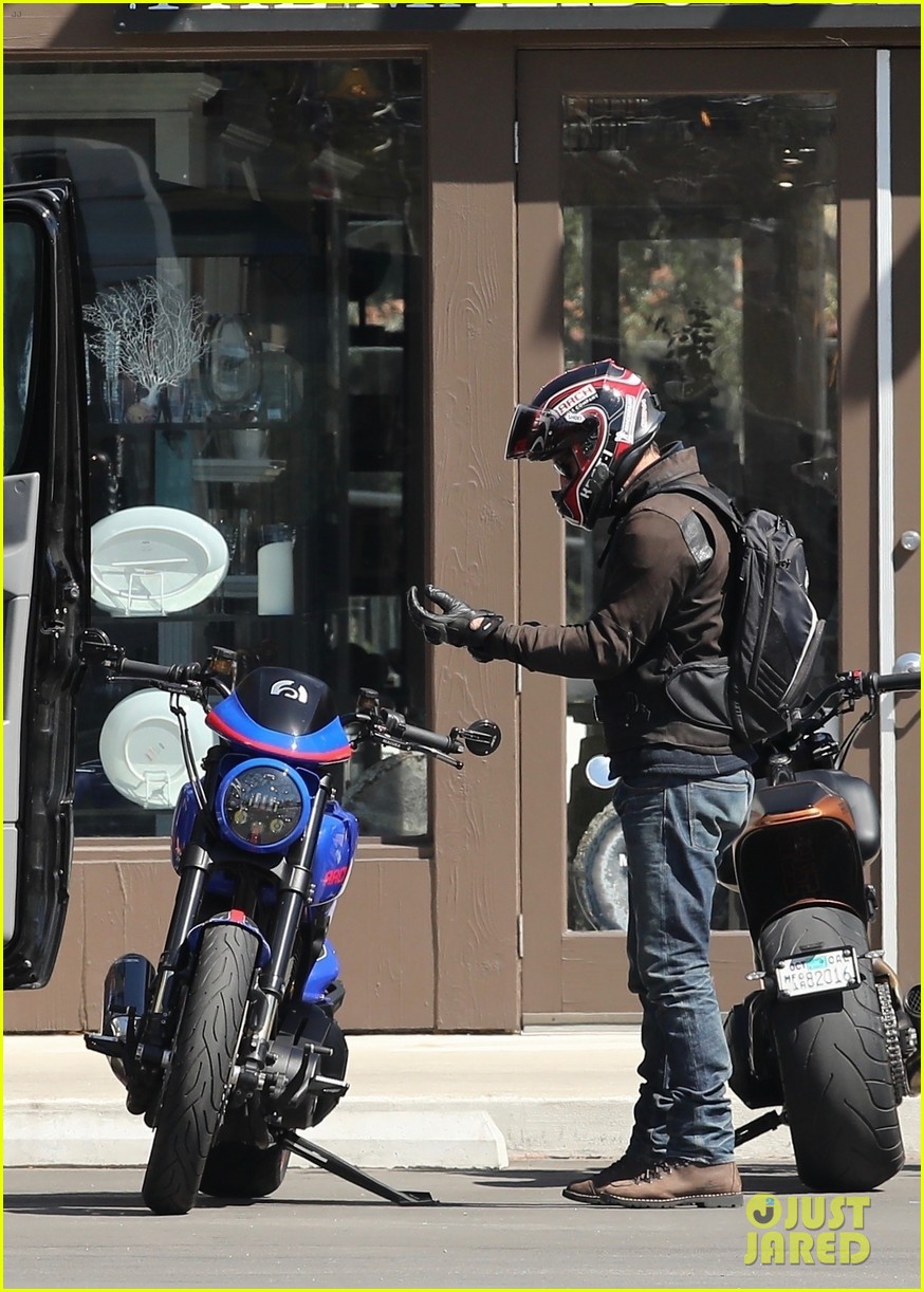 keanu reeves epic motorcycle story malibu 014531362