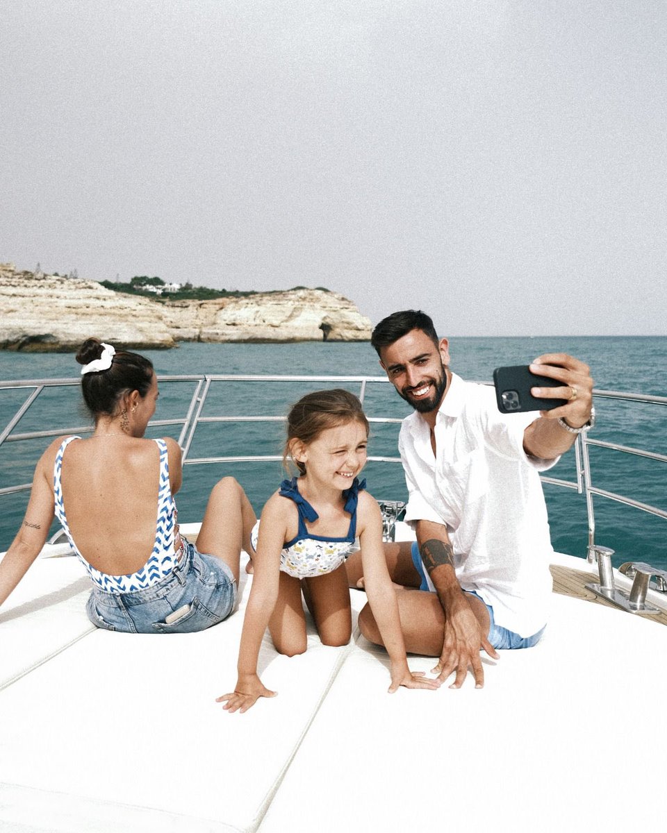 Bruno Fernandes on X: "No better way to spend some time off ️ #family https://t.co/zCtrBN8yUp" / X