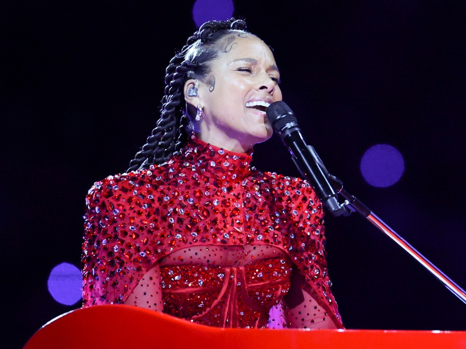 Alicia Keys' 'Sour' Super Bowl Note Sparks Discussion - Newsweek