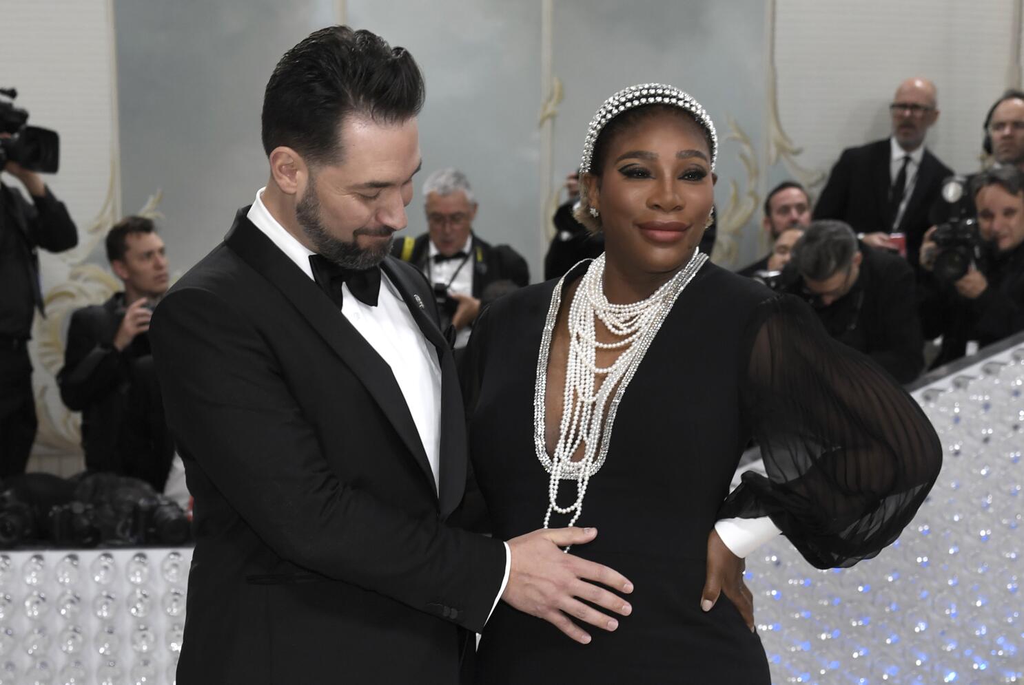 Met Gala 2023: Pregnant Serena Williams debuts baby bump - Los Angeles Times